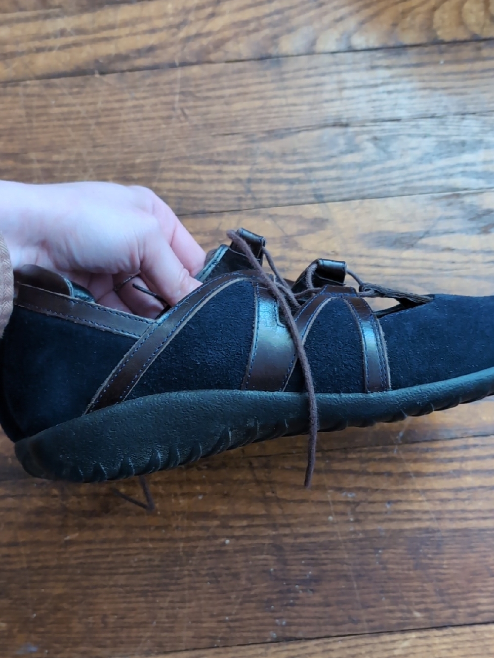 Naot Black Suede Leather Flats - Picture 4 of 8